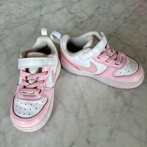 Nike Kids Sneakers in Pink and White